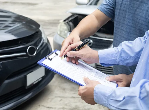 Taller de reparación de carrocería y pintura para auto chocado en Chile